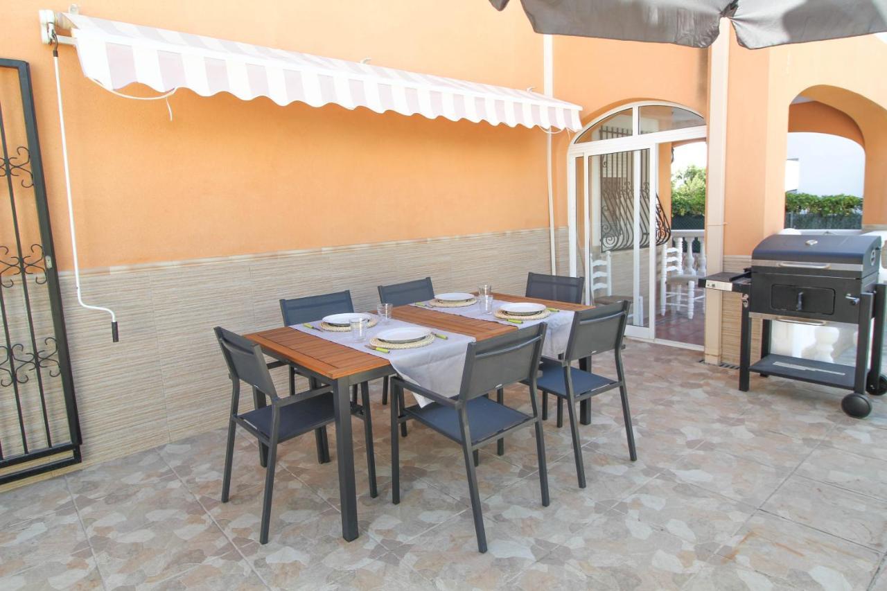 Great Villa, Sea Views, 20 Secs Walk To The Beach, Bbq, 9 People, 5 Mins Car From Alicante City Center, Sailing Club 3 Mins Walk Екстериор снимка