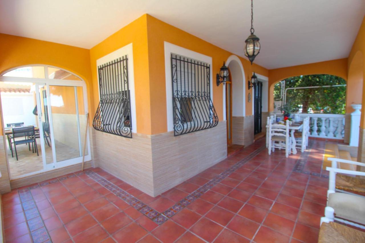 Great Villa, Sea Views, 20 Secs Walk To The Beach, Bbq, 9 People, 5 Mins Car From Alicante City Center, Sailing Club 3 Mins Walk Екстериор снимка