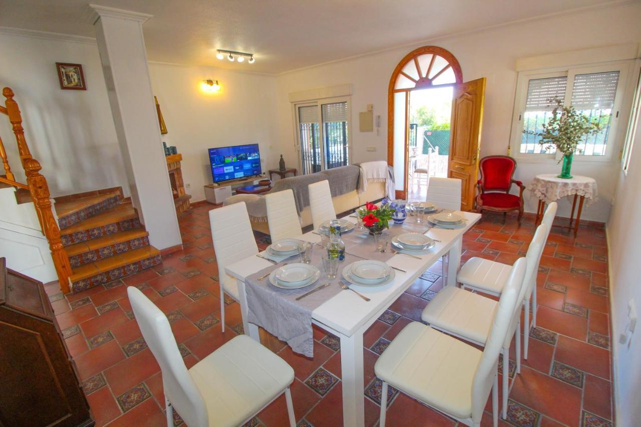 Great Villa, Sea Views, 20 Secs Walk To The Beach, Bbq, 9 People, 5 Mins Car From Alicante City Center, Sailing Club 3 Mins Walk Екстериор снимка